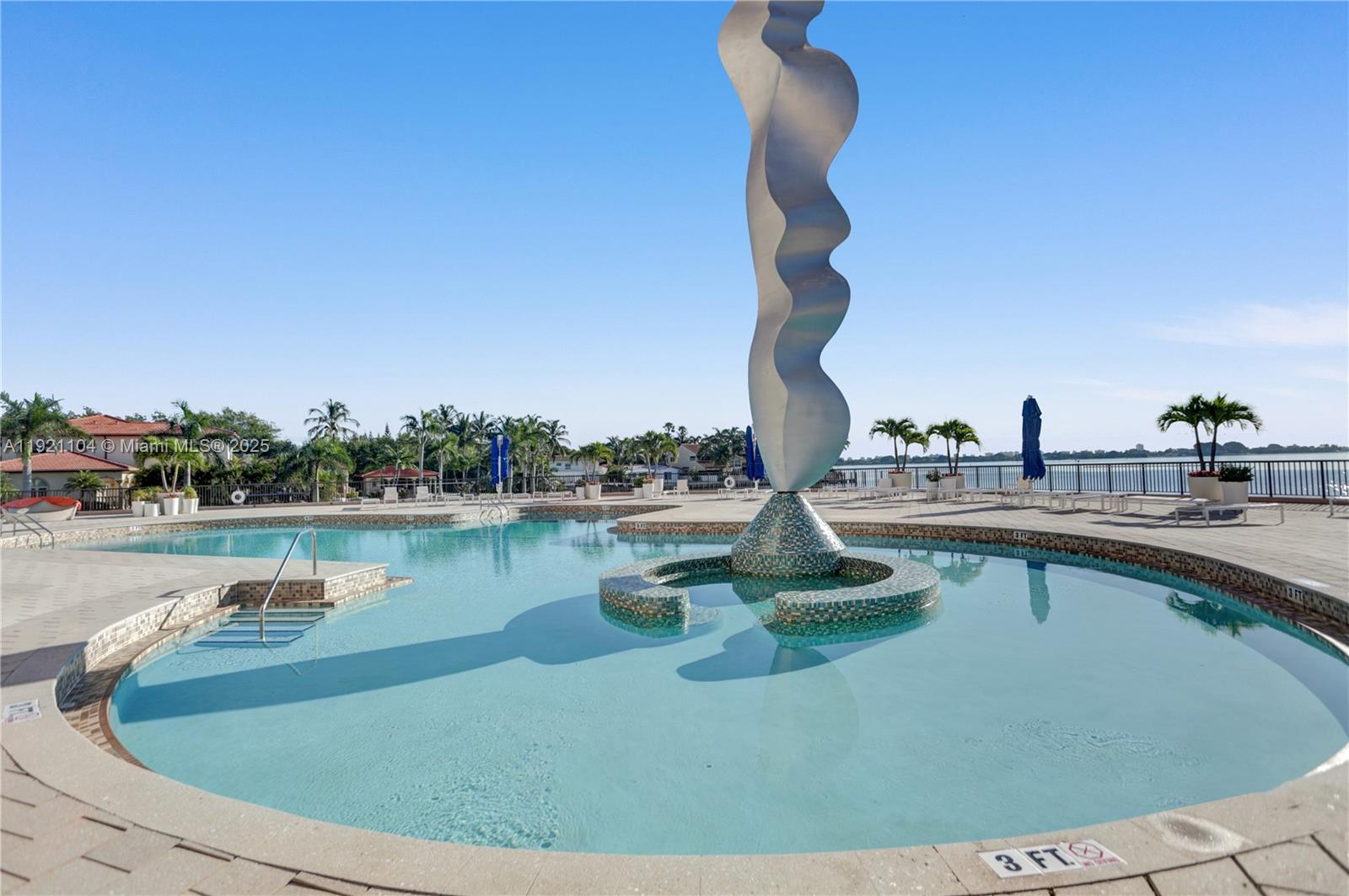 CRICKET CLUB CONDO - Residential