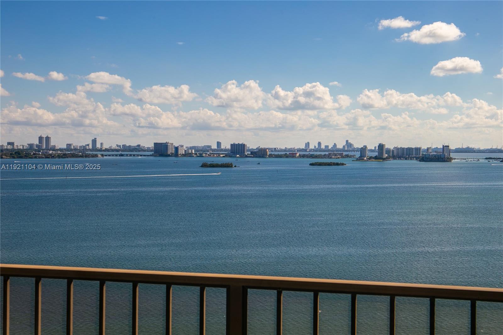 1800 NE 114th St 2105