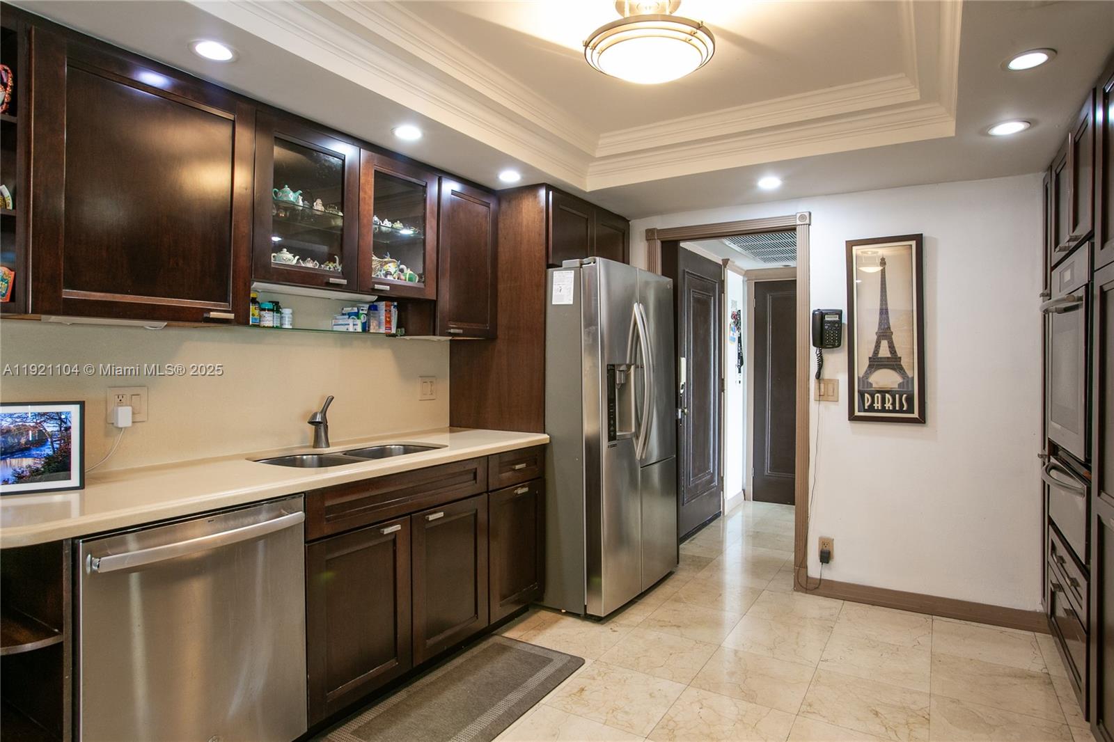 CRICKET CLUB CONDO - Residential