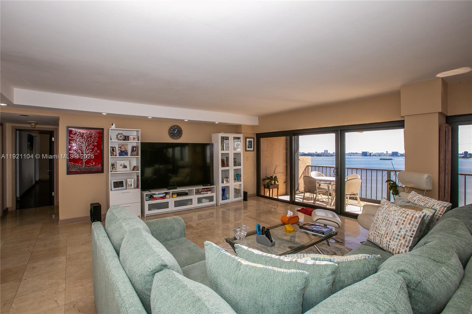 CRICKET CLUB CONDO - Residential