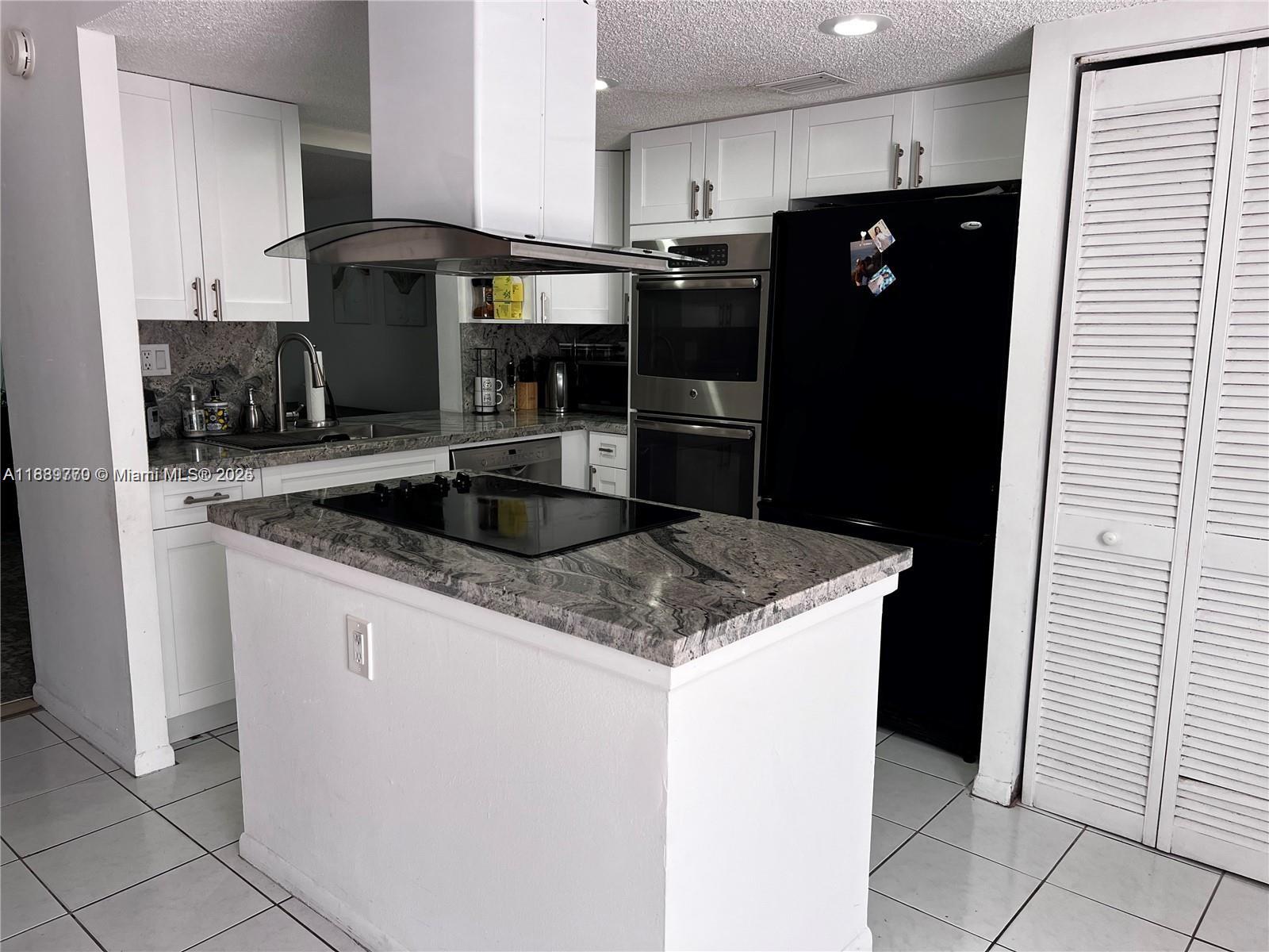 VENETIAN PARK III CONDO - Residential Lease