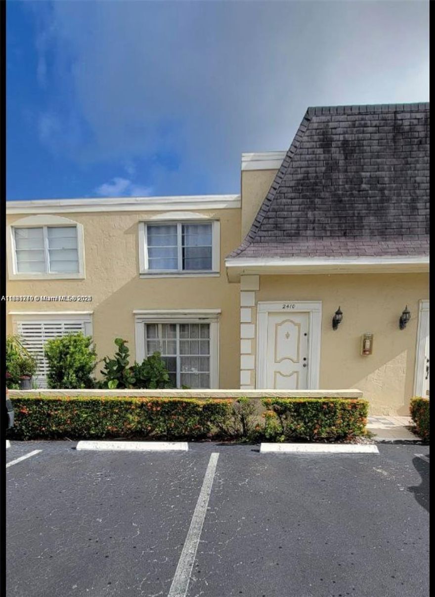 Spacious oversized two bedroom 2/5 bath two story townhouse in Venetian Park. Great location, close to the ocean, great infrastructure. Two parking spaces, large fenced backyard, open balcony from master bedroom, few steps to John Scavo park, children playground and dog parks. Newer kitchen with granit countertop, newer appliances, new washer and dryer, large living room and lots of storage space. Each bedroom has two walk in closets. Water ,sewer, cable TV, high speed internet, amenities all included in monthly rent. Brand new AC unit.
Call today to schedule your tour. Won't last.