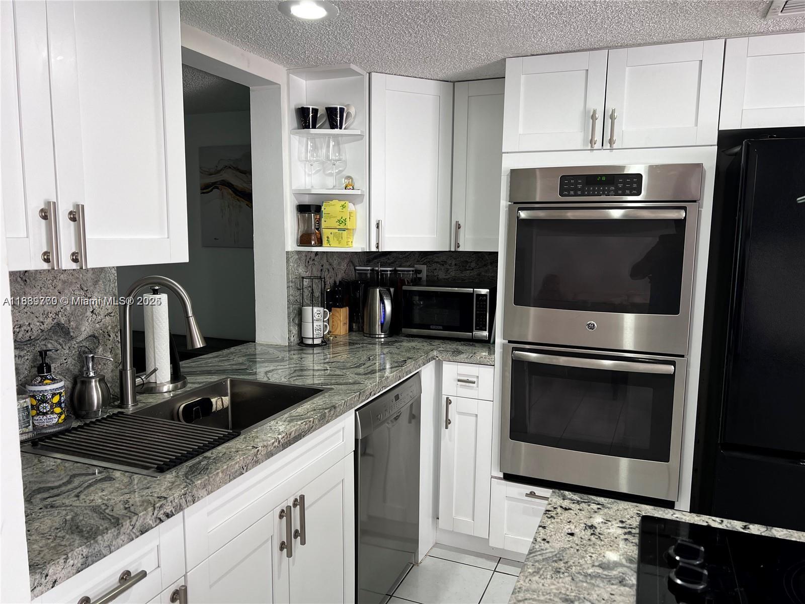 VENETIAN PARK III CONDO - Residential Lease