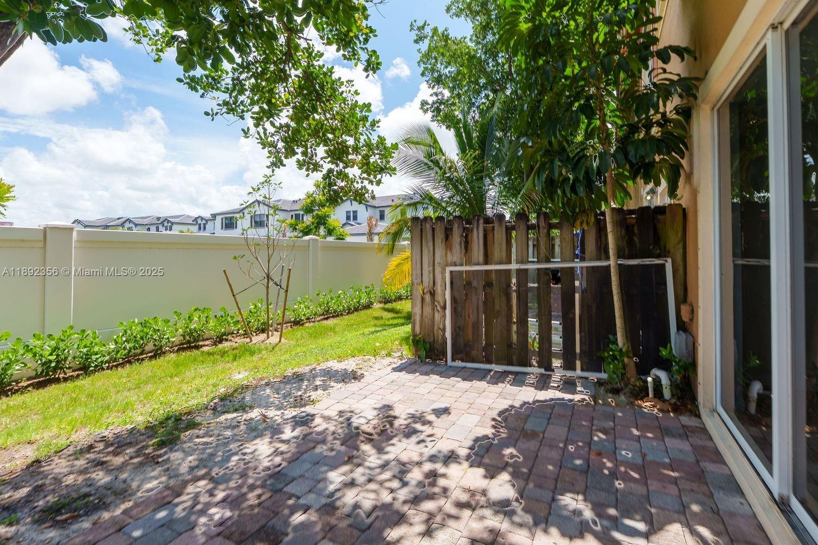 THUNDERBIRD PARK - Residential