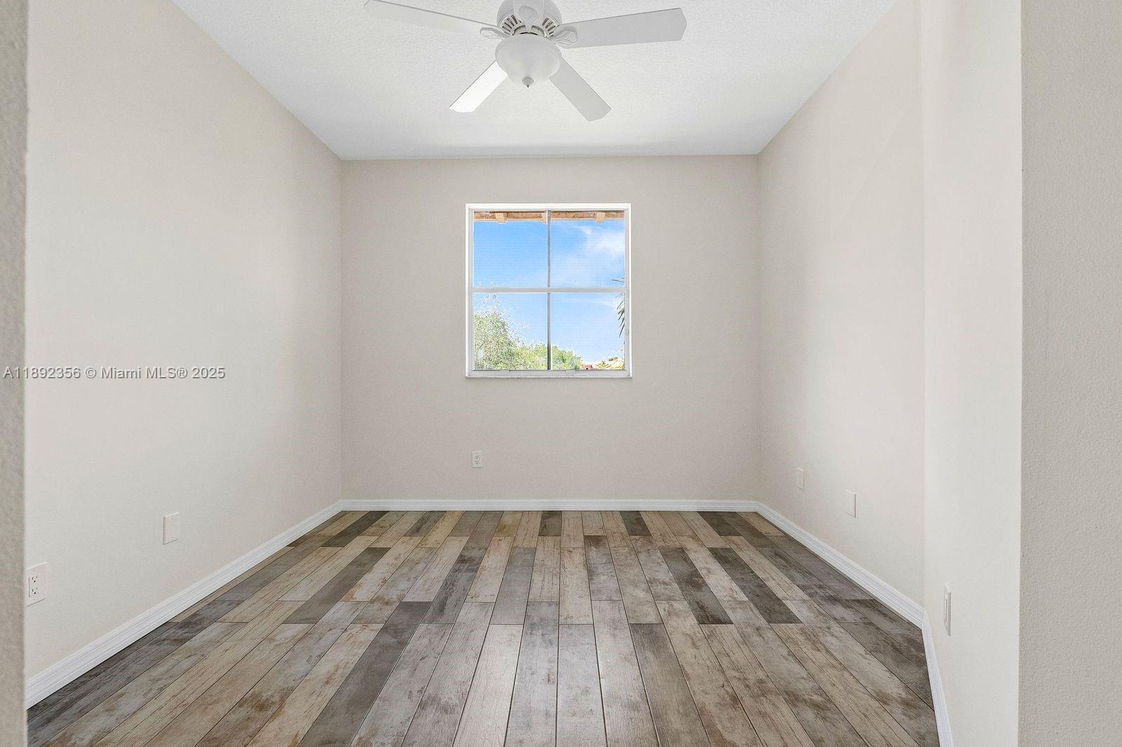 THUNDERBIRD PARK - Residential