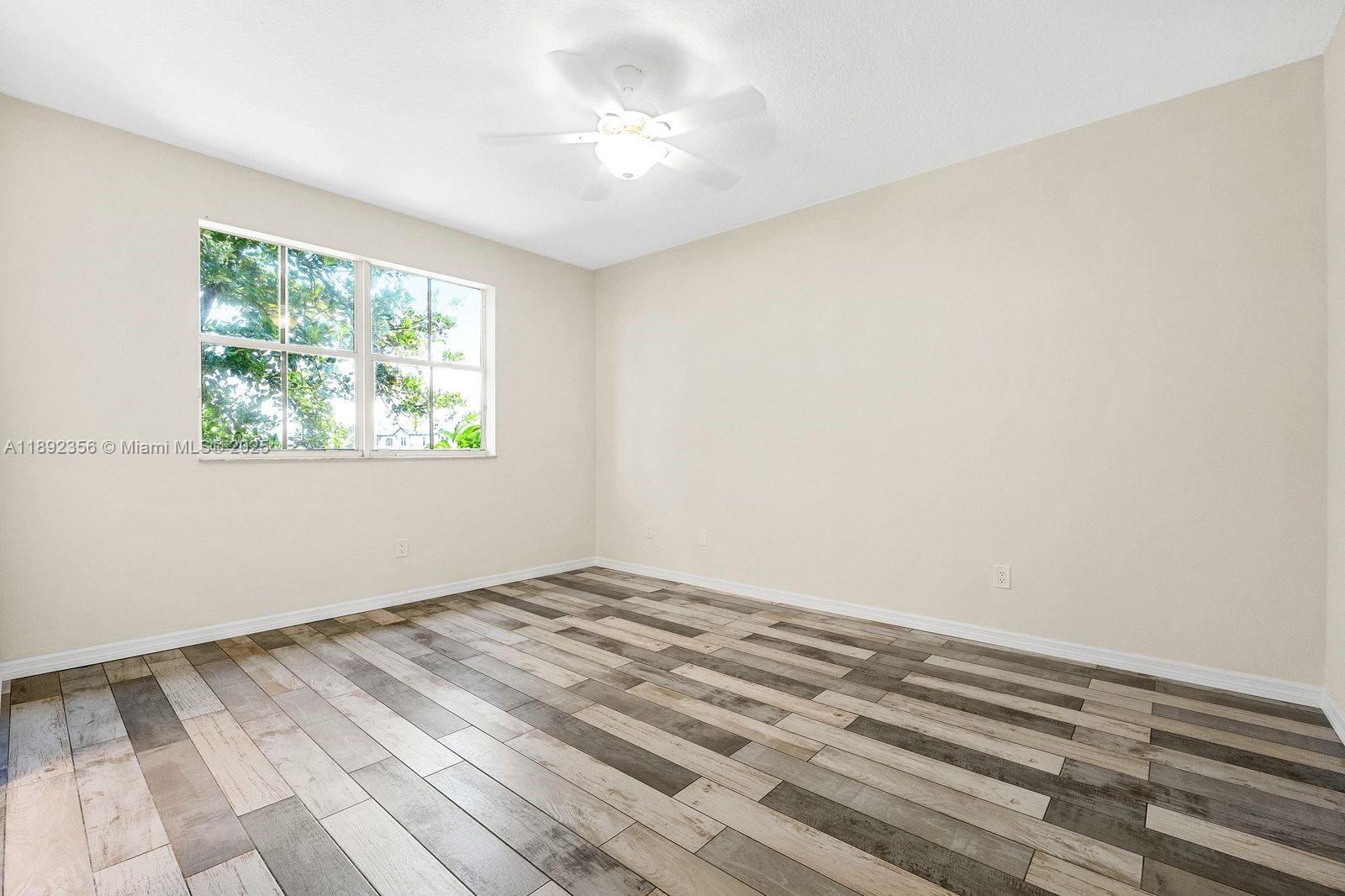 THUNDERBIRD PARK - Residential
