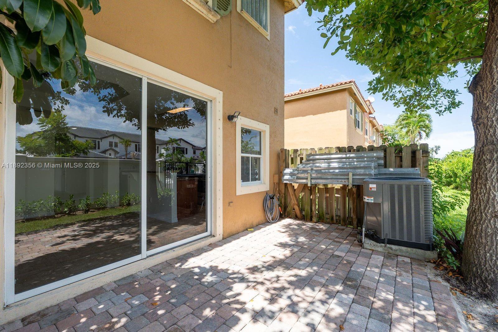 THUNDERBIRD PARK - Residential