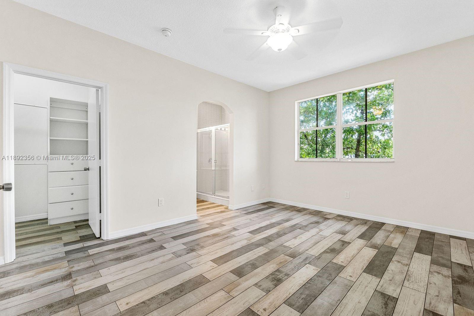 THUNDERBIRD PARK - Residential