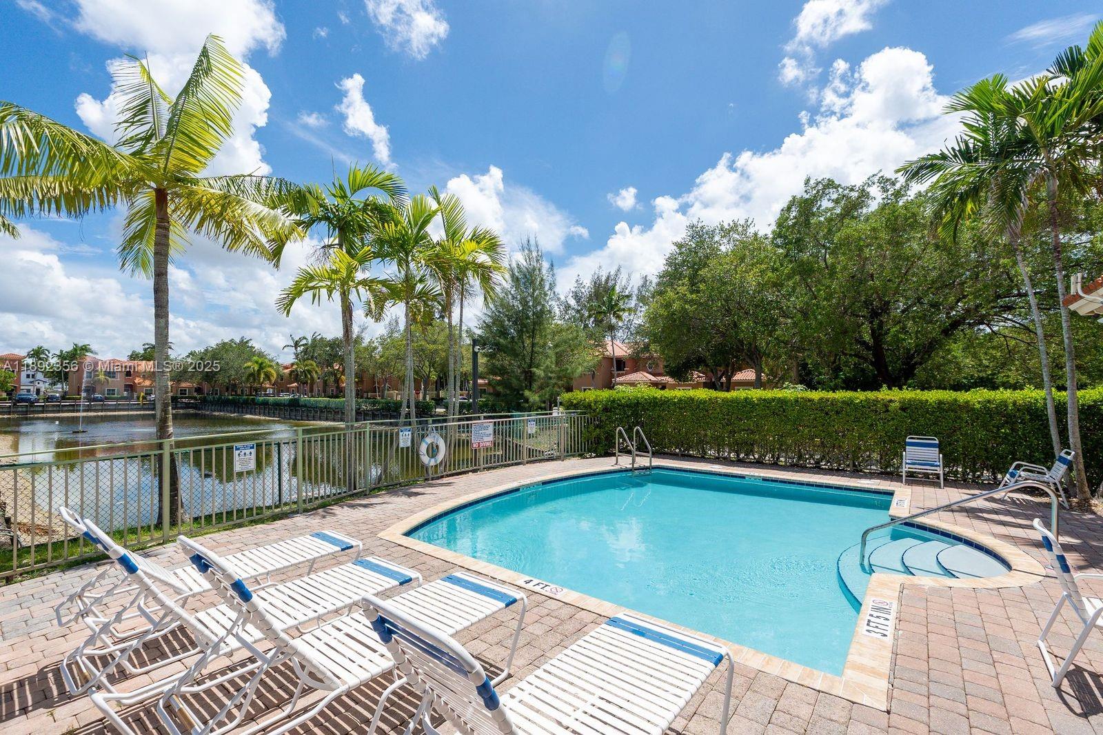 THUNDERBIRD PARK - Residential
