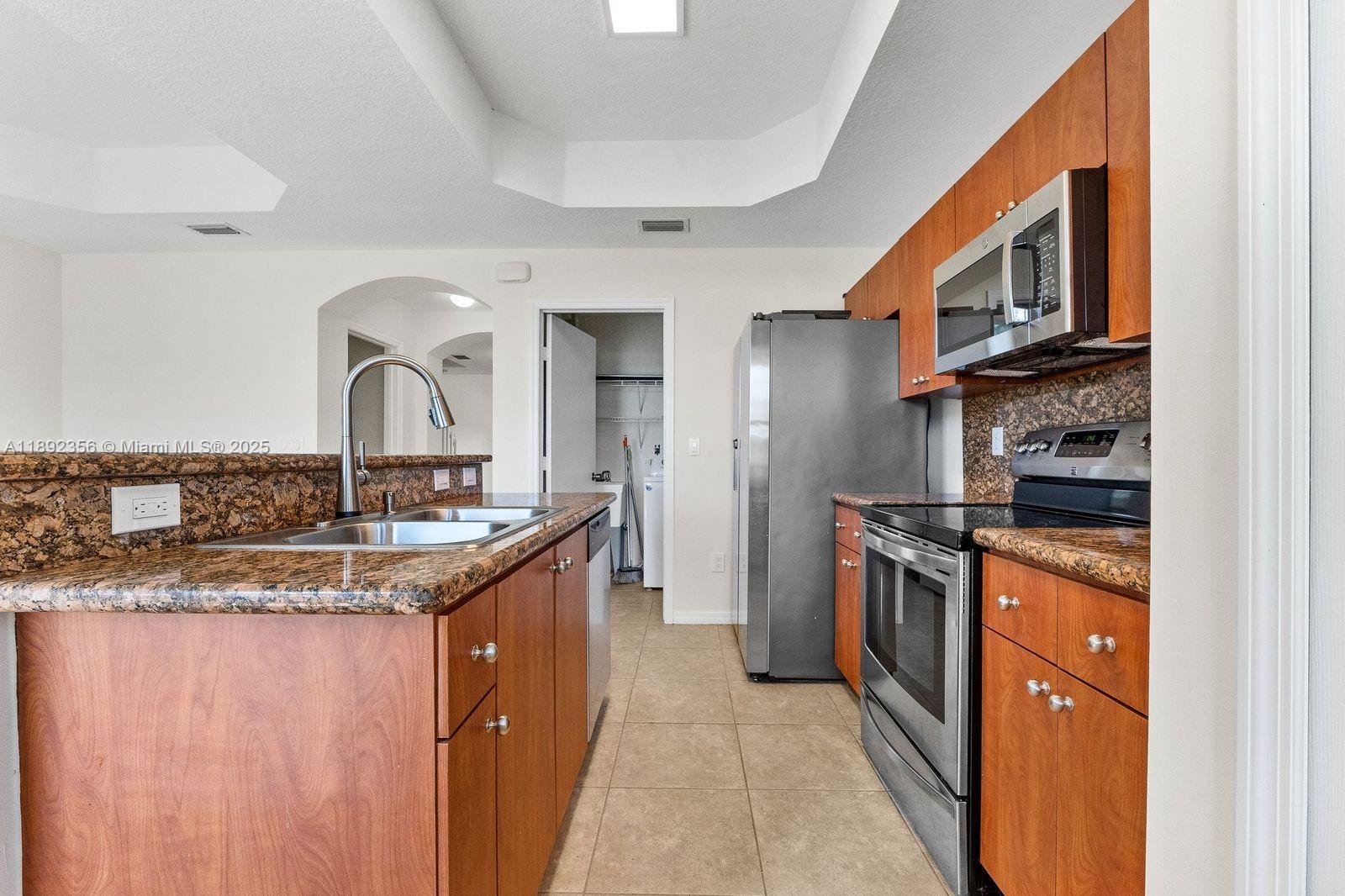 THUNDERBIRD PARK - Residential