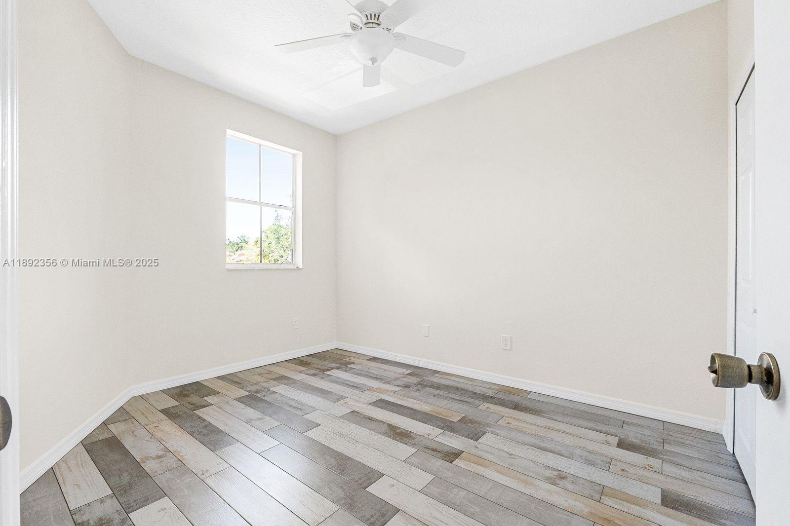 THUNDERBIRD PARK - Residential