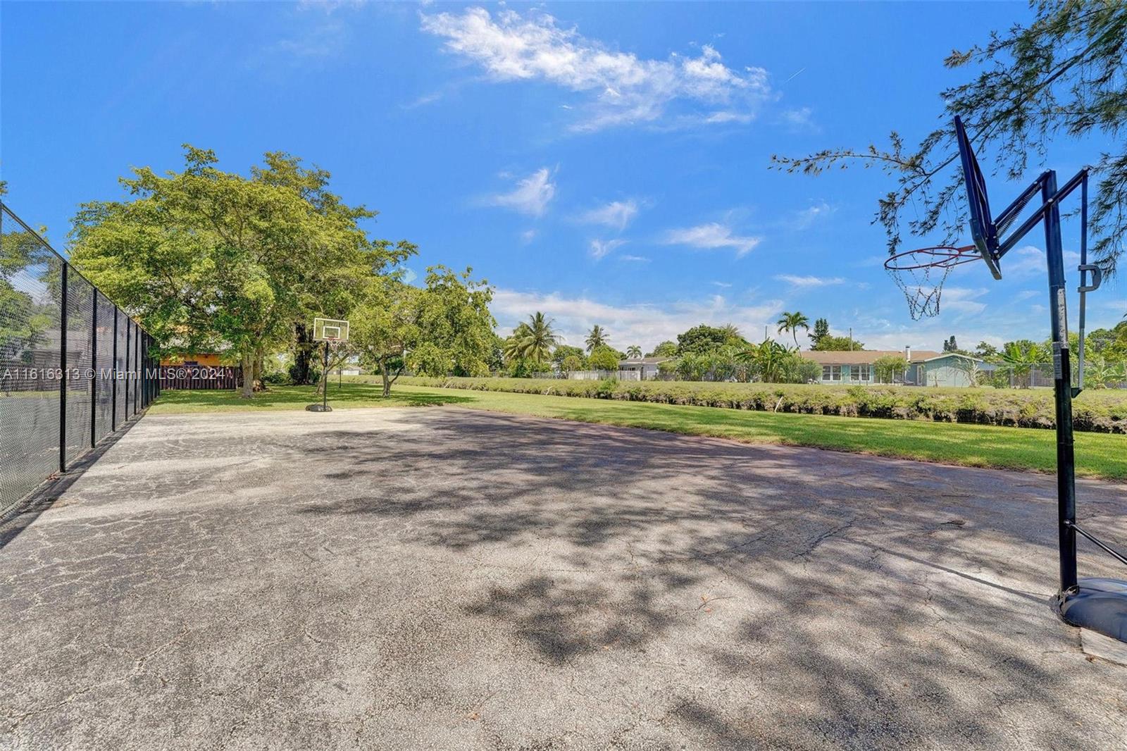 APPLE CREEK - Residential