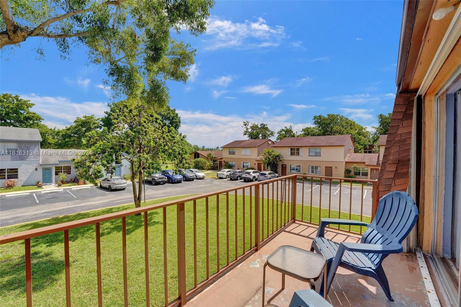 APPLE CREEK - Residential