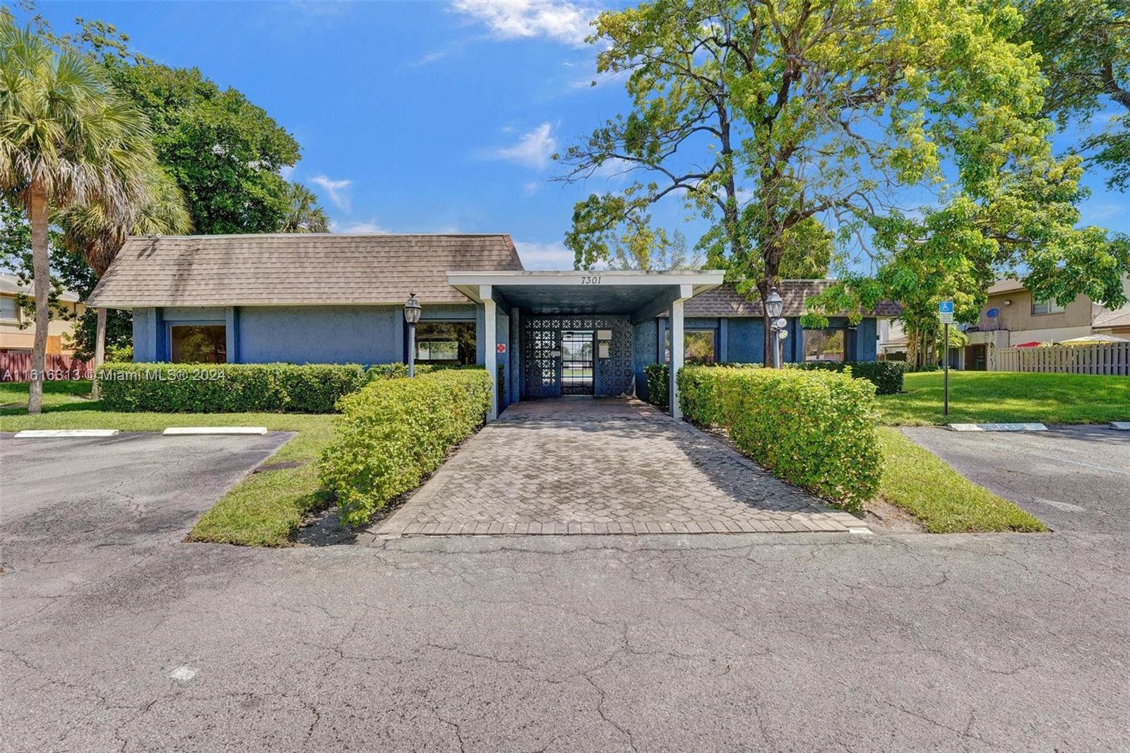 APPLE CREEK - Residential