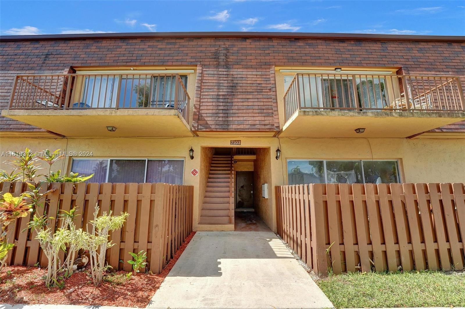 APPLE CREEK - Residential