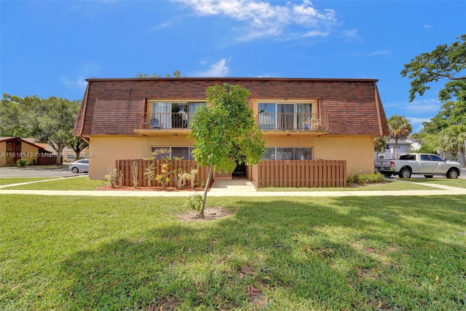 APPLE CREEK - Residential