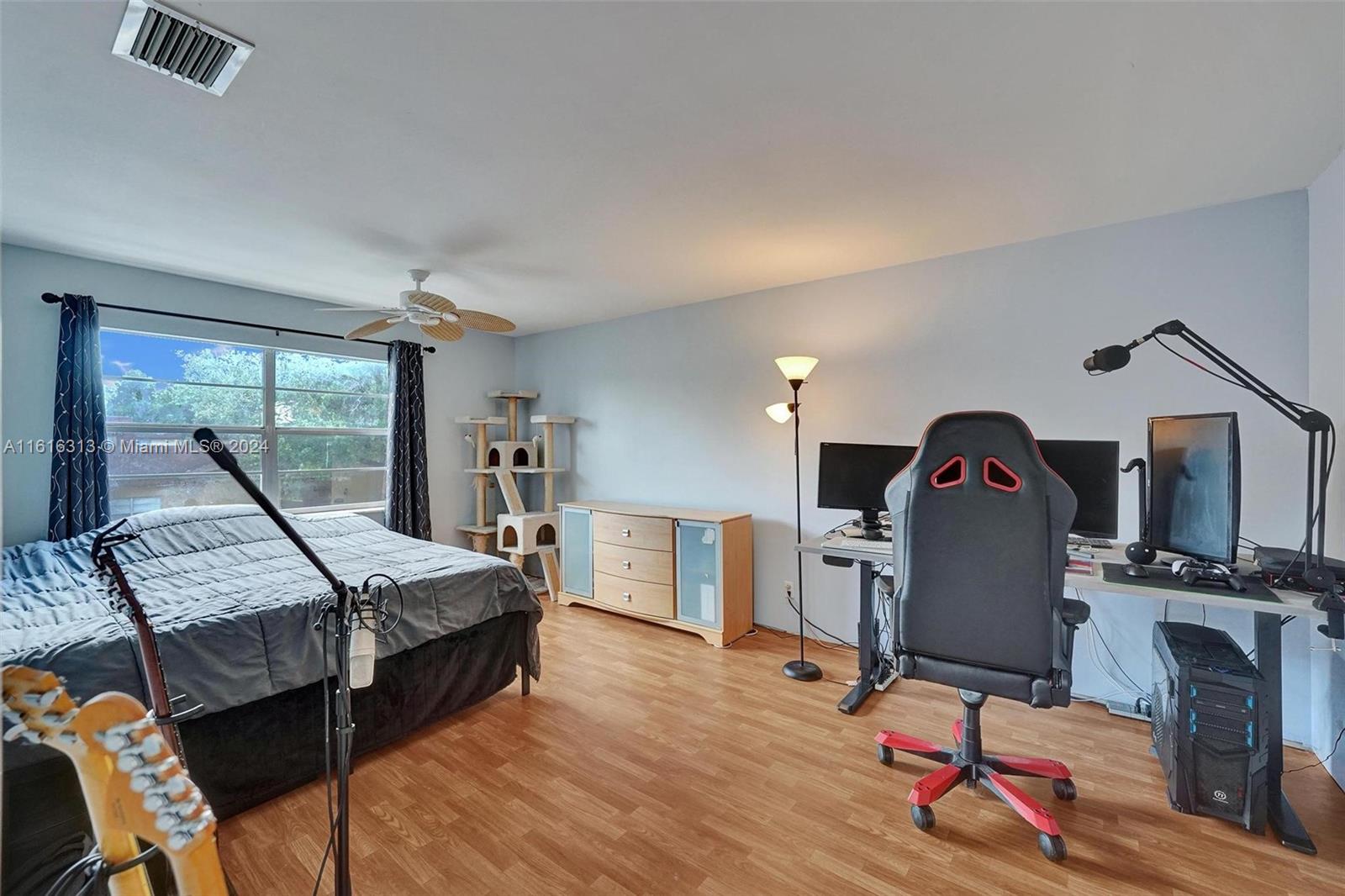 APPLE CREEK - Residential