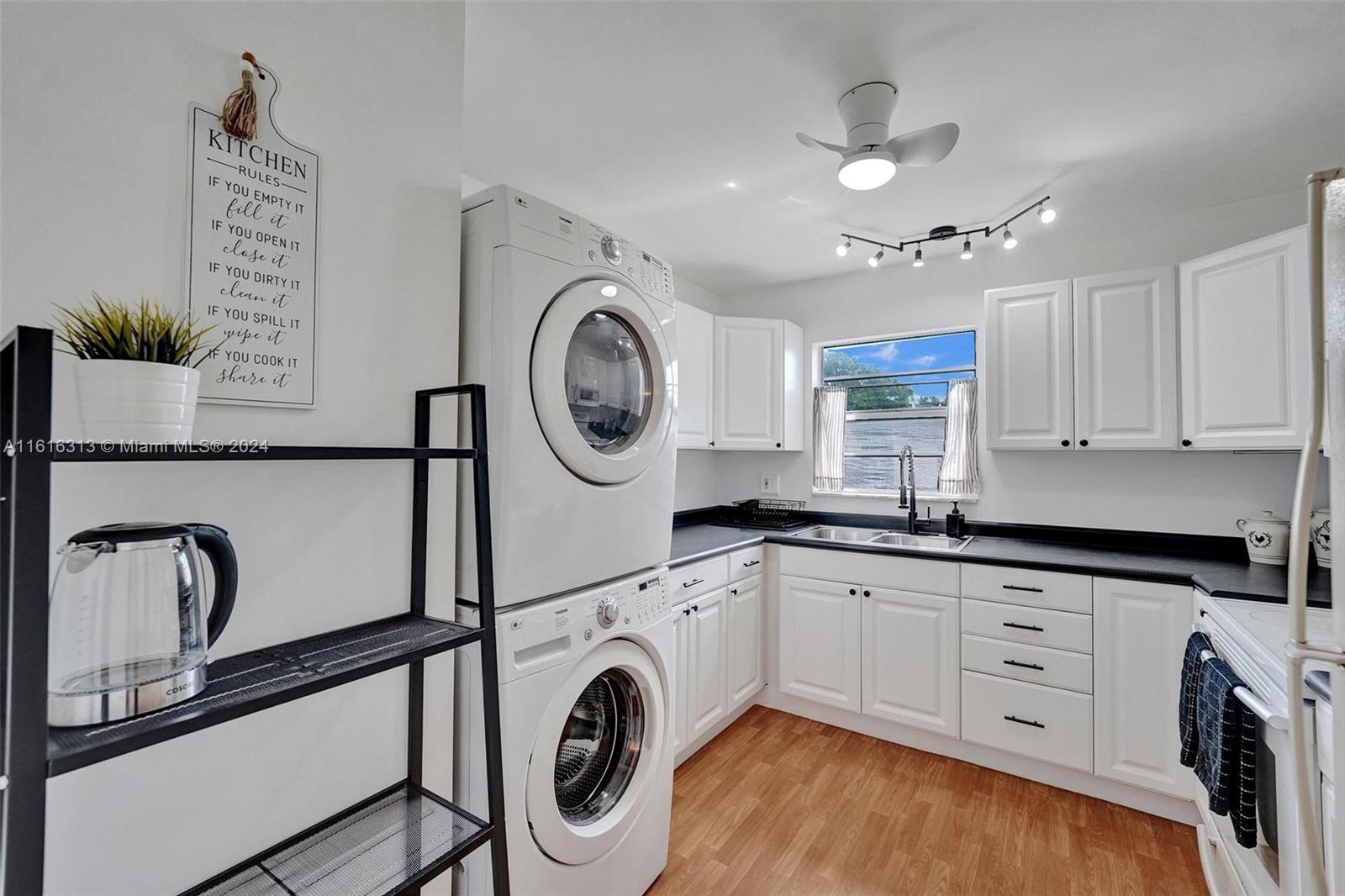 APPLE CREEK - Residential