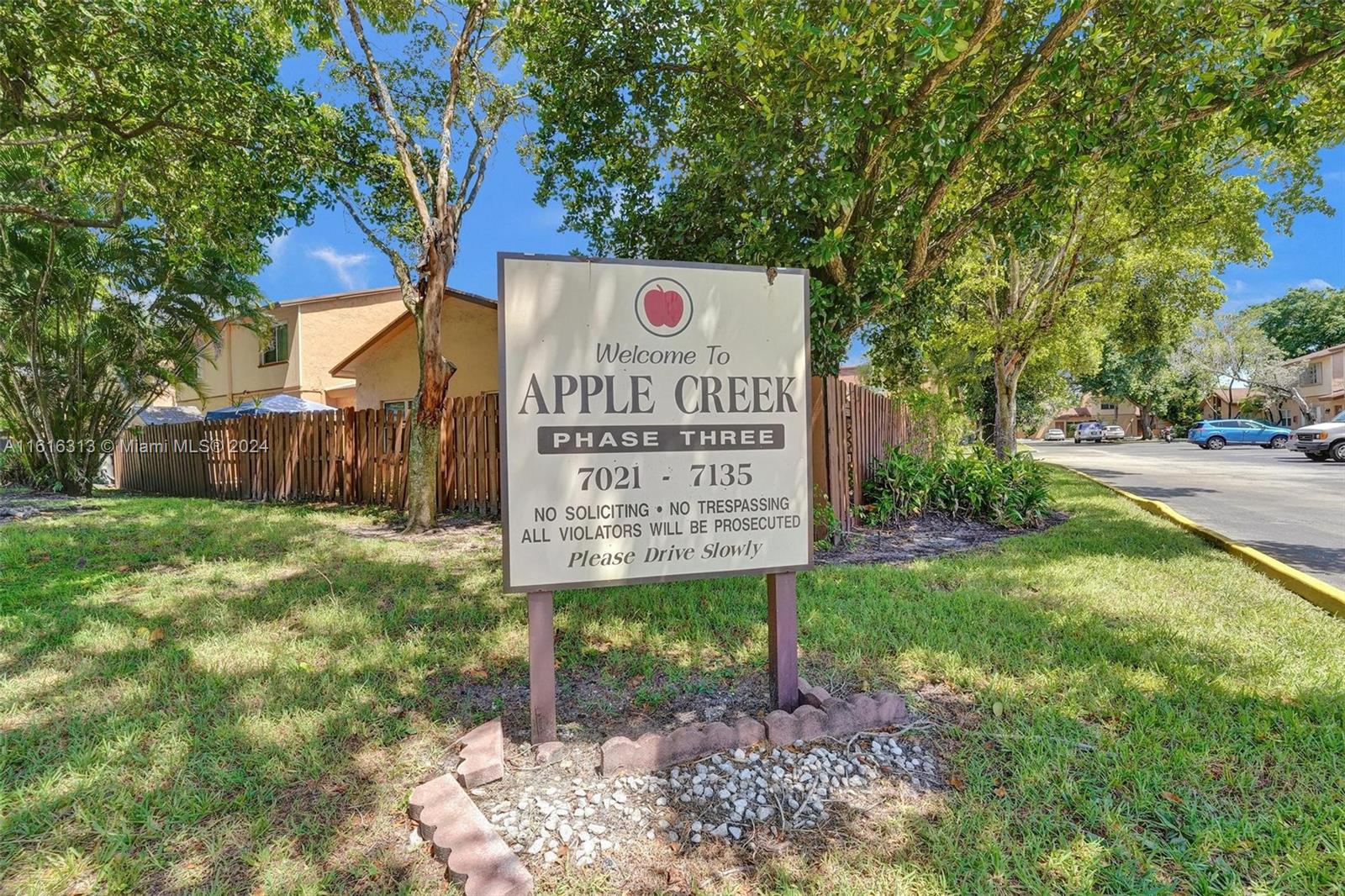 APPLE CREEK - Residential