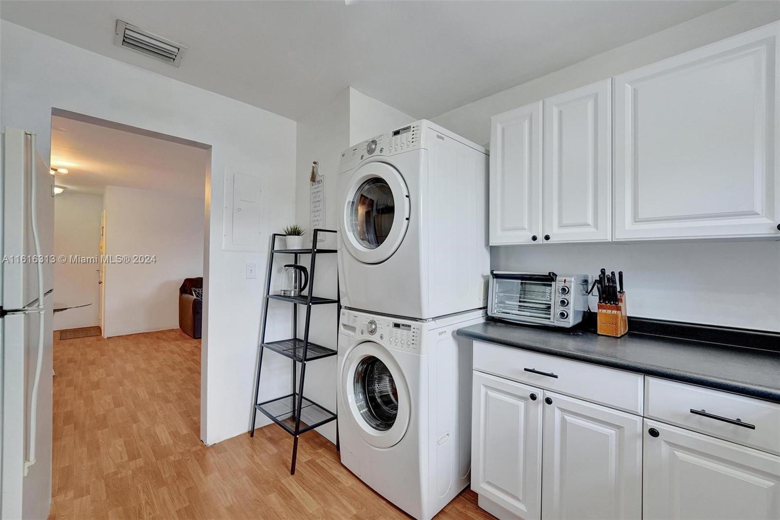 APPLE CREEK - Residential