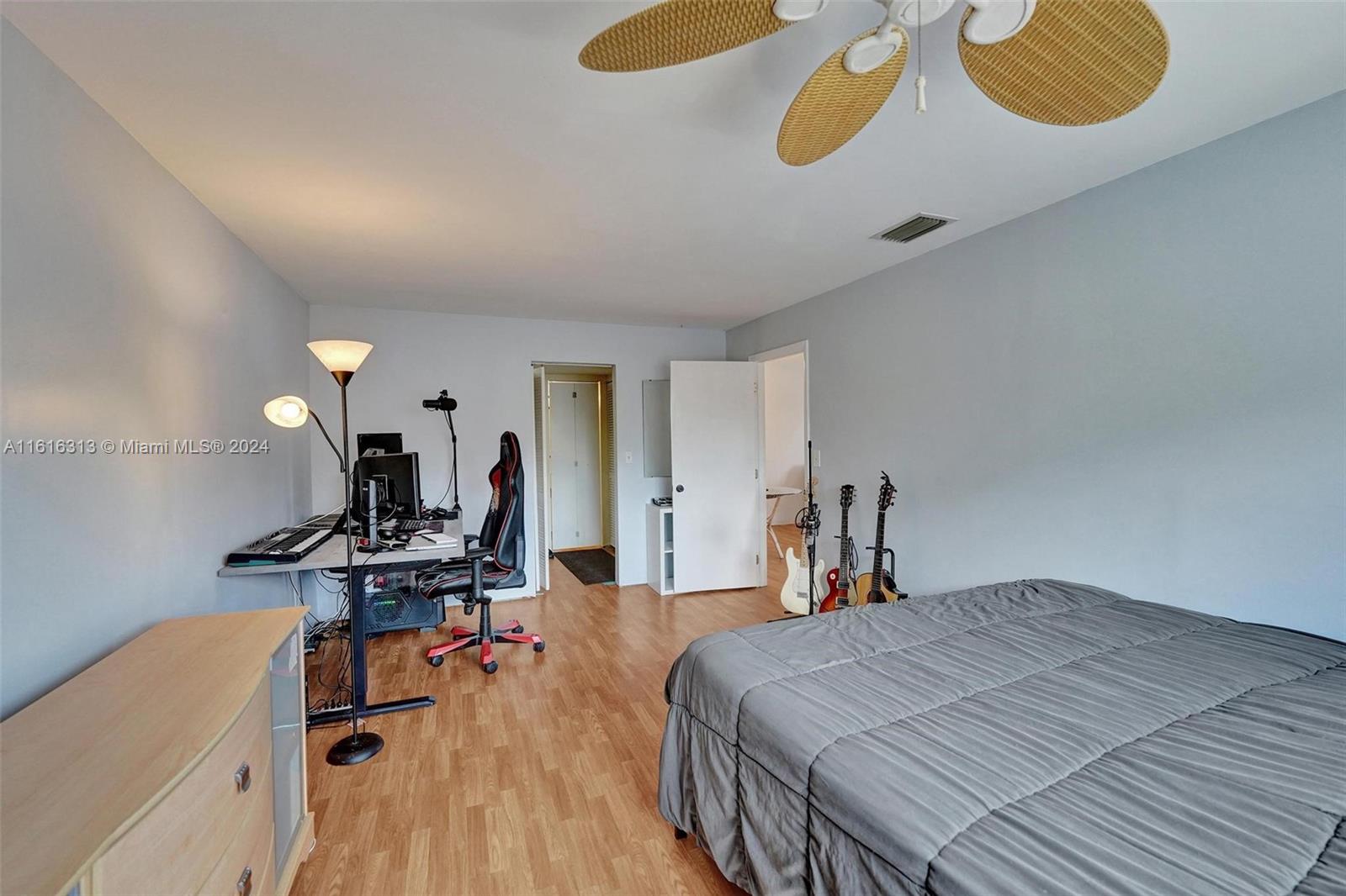 APPLE CREEK - Residential