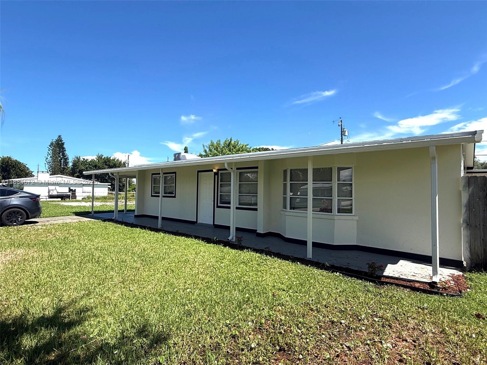 1560 3rd Ct