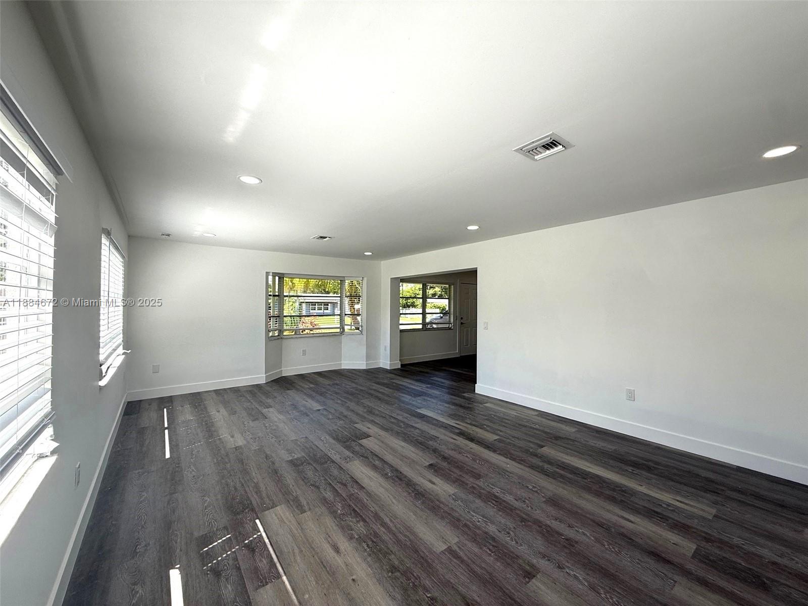 1560 3rd Ct