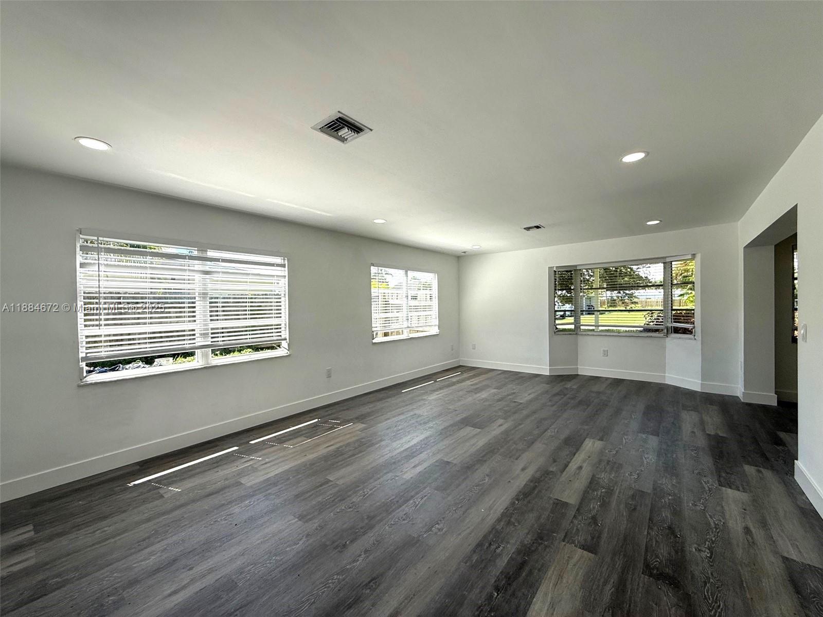 1560 3rd Ct