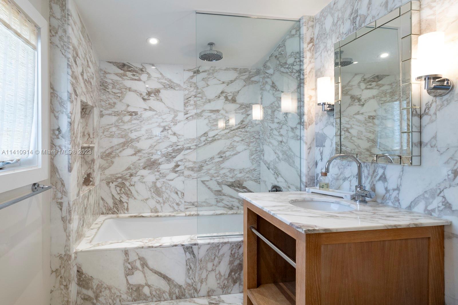 DI LIDO ISLAND - Residential Lease