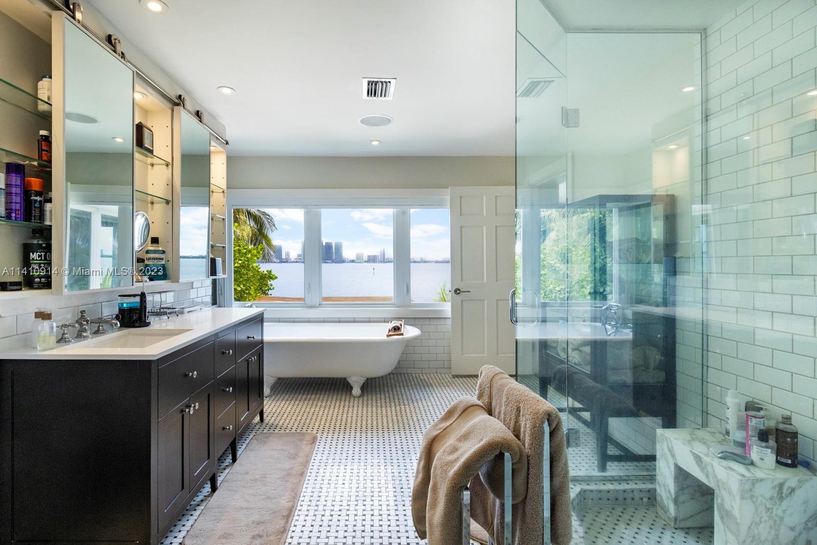 DI LIDO ISLAND - Residential Lease