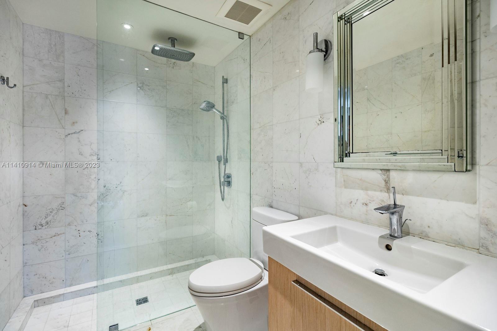 DI LIDO ISLAND - Residential Lease