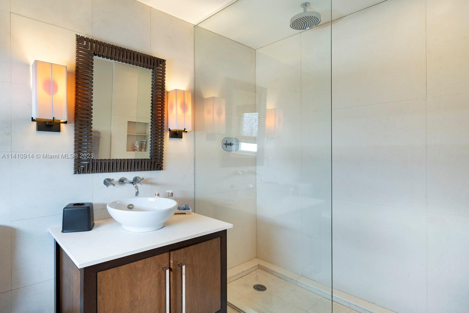 DI LIDO ISLAND - Residential Lease