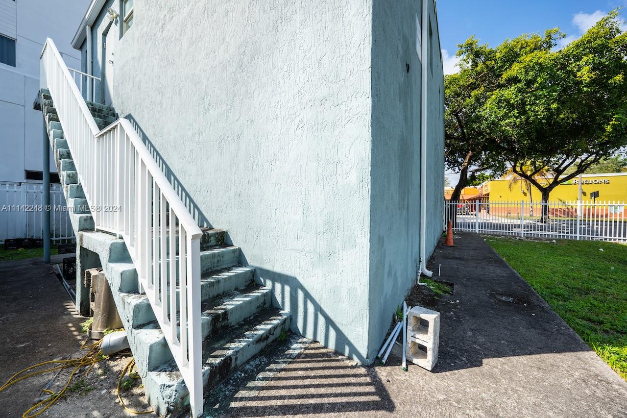 1525 NW 3rd Ave