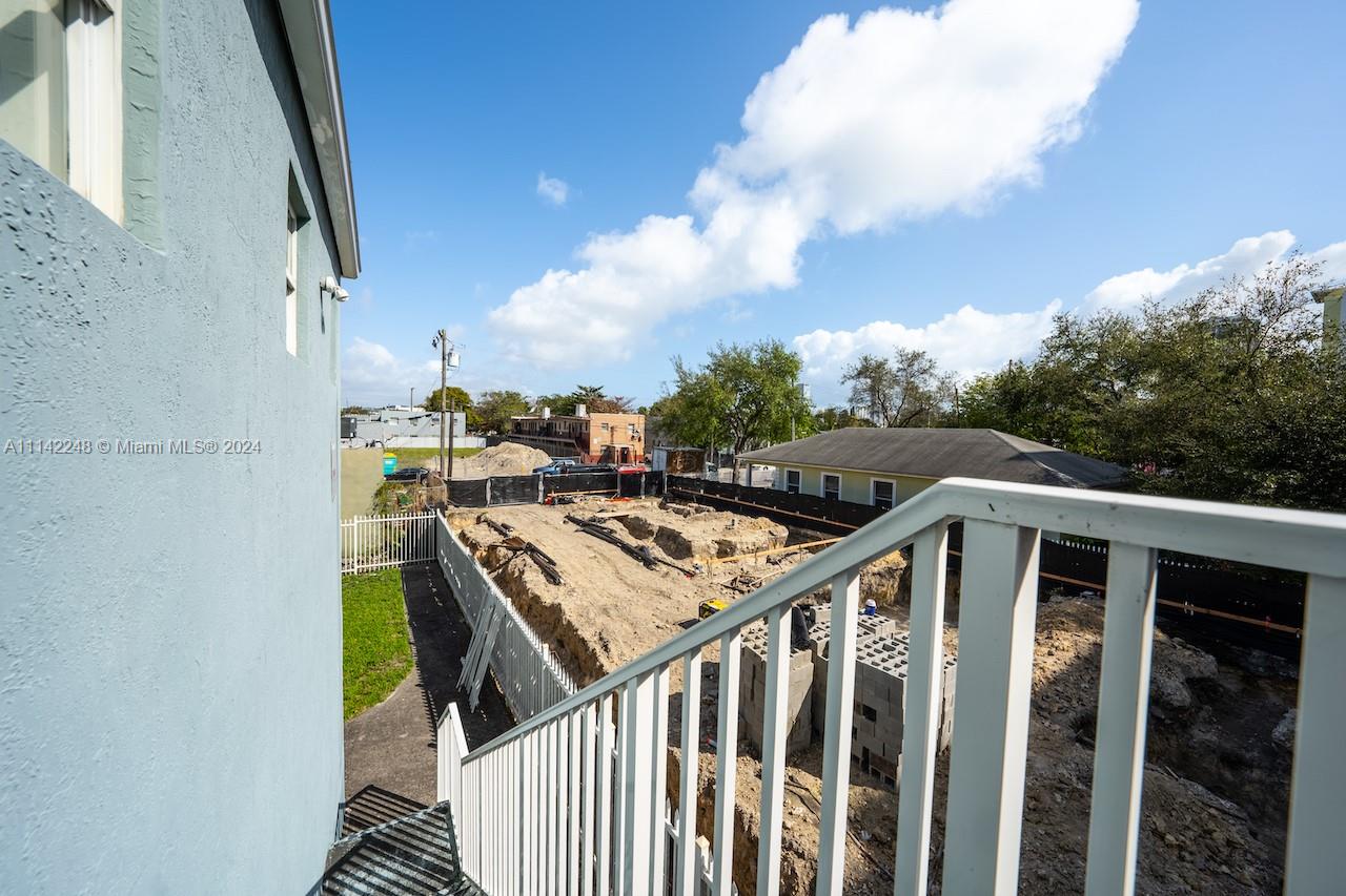 1525 NW 3rd Ave