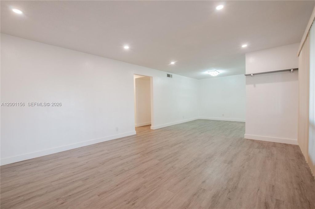 Photo of 300 S Luna Ct #2, Hollywood, FL 33021 (MLS # A12001156)