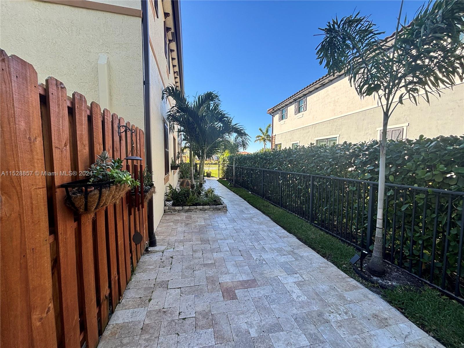 FLAVOR PICT TOWNHOMES PUD - Residential