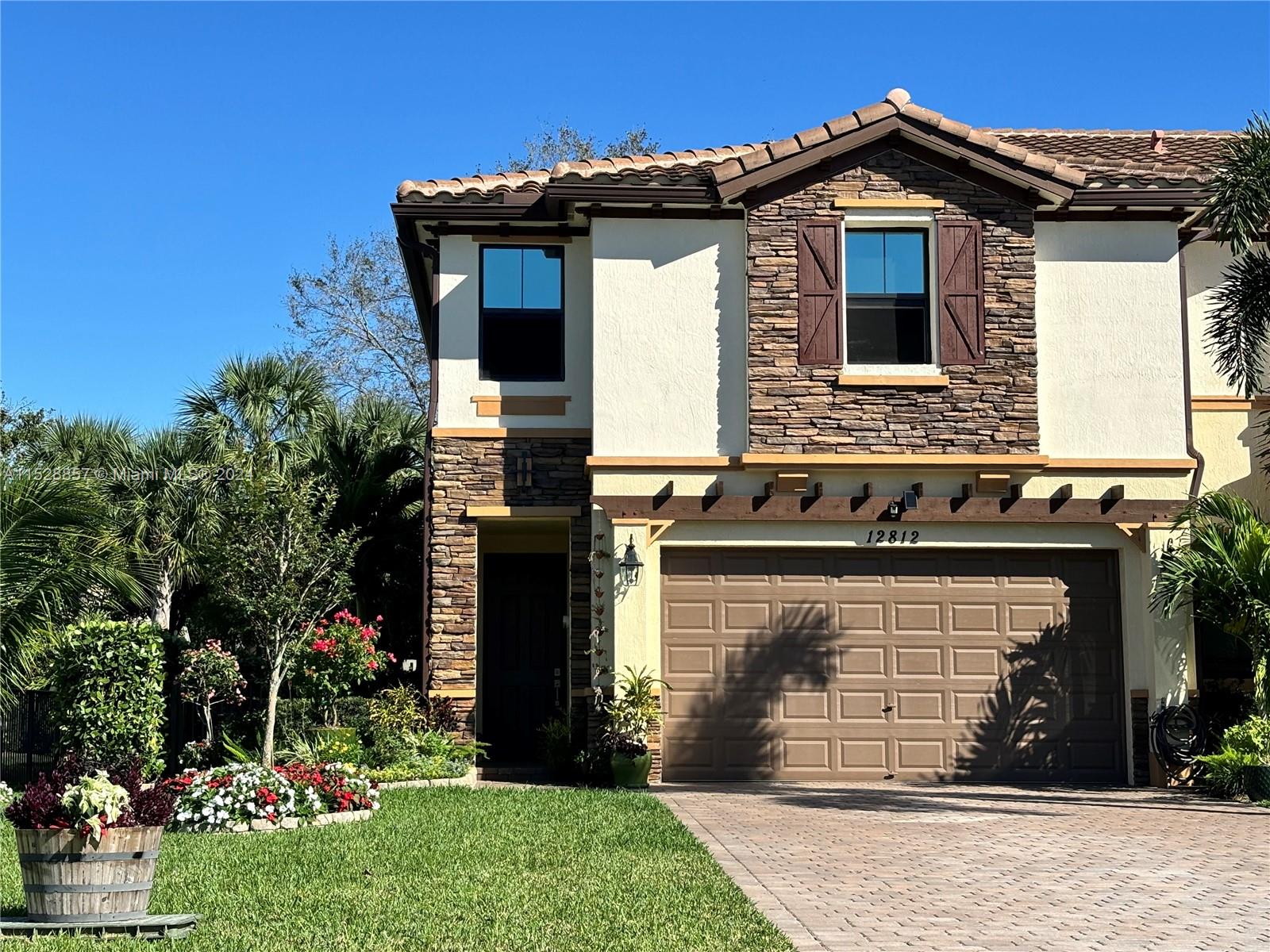 FLAVOR PICT TOWNHOMES PUD - Residential