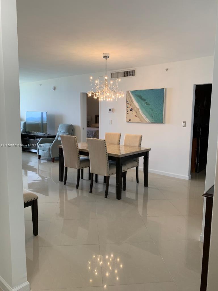 RESIDENCES ON HOLLYWOOD B - Residential