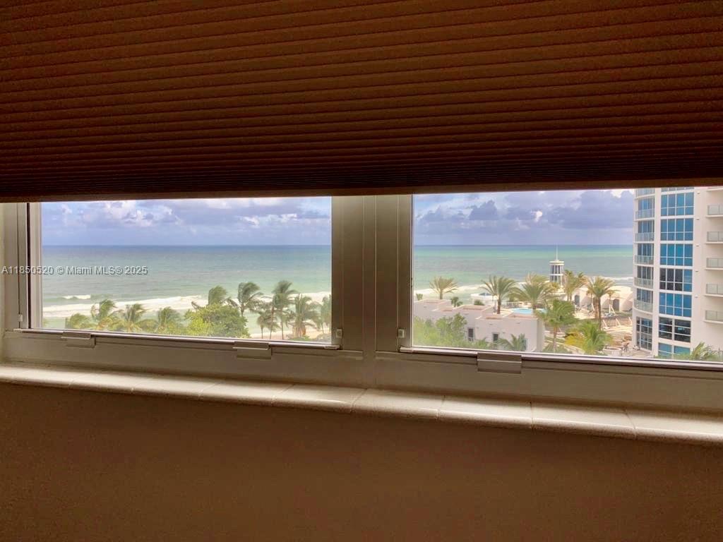 RESIDENCES ON HOLLYWOOD B - Residential