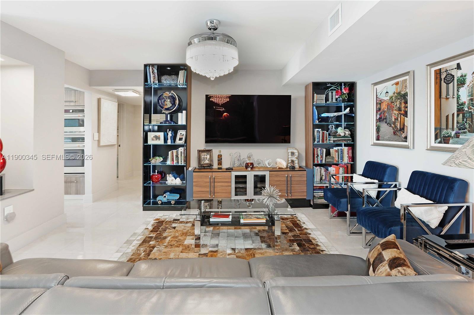 SUMMIT CONDO - Residential