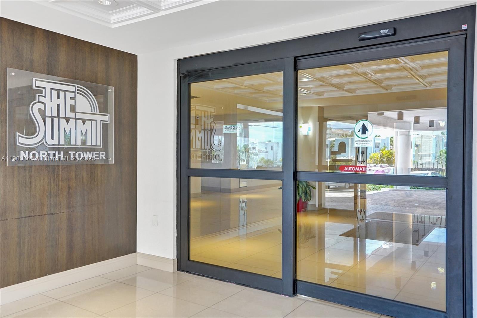 SUMMIT CONDO - Residential