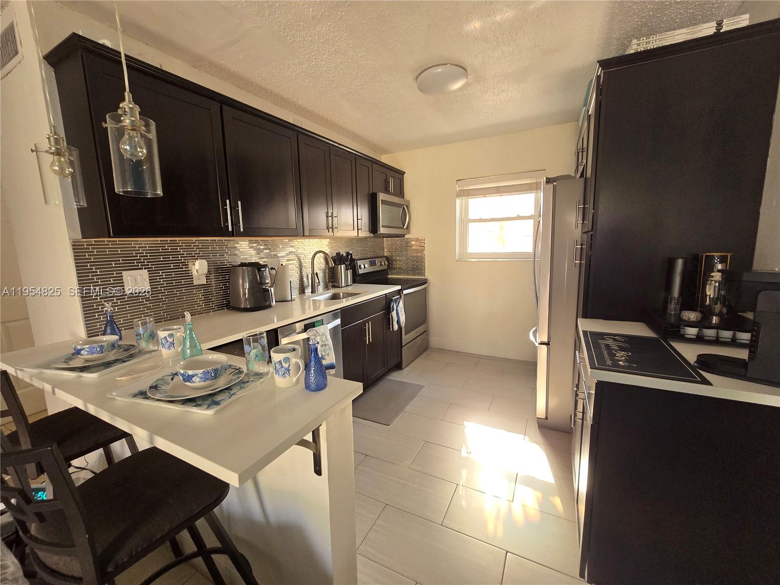 EL SOL AT MAIN STREET CON - Residential