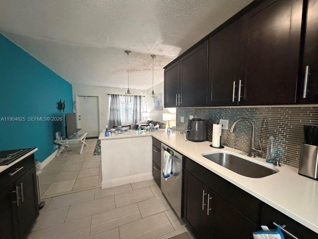 EL SOL AT MAIN STREET CON - Residential