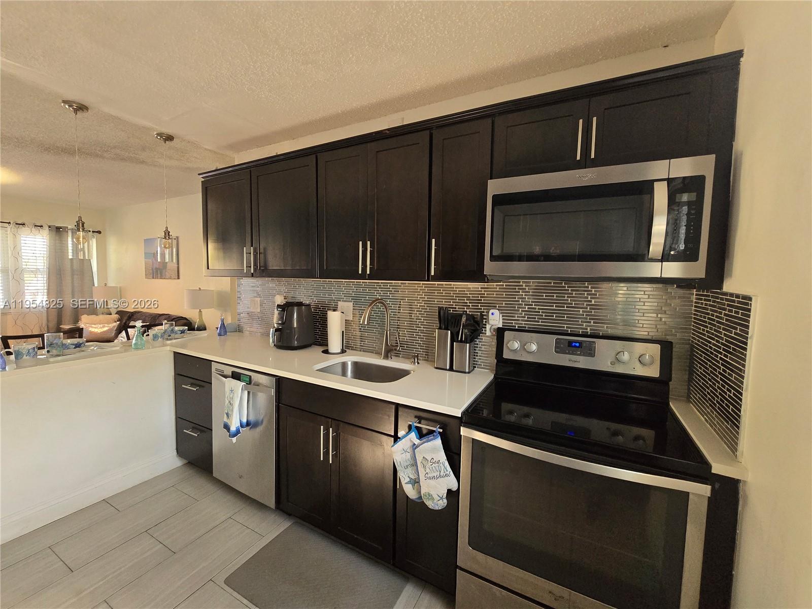 EL SOL AT MAIN STREET CON - Residential