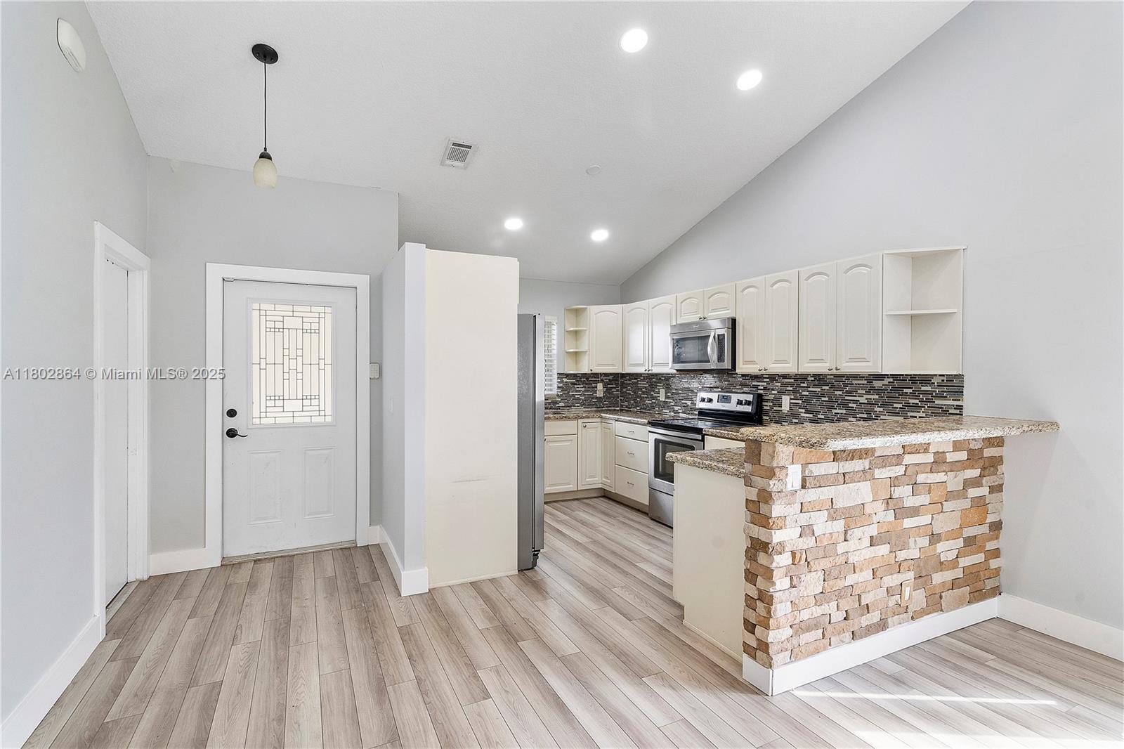 38 E Tara Lakes Dr E 1