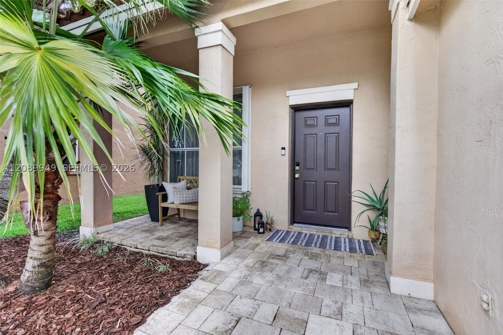Photo of 820 Falling Water Rd, Weston, FL 33326 (MLS # A12089949)