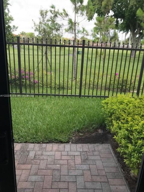 CHAMPION LAKES - Residential