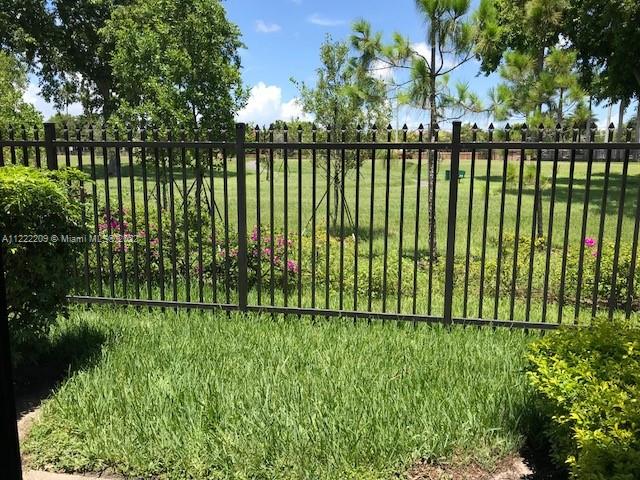 CHAMPION LAKES - Residential