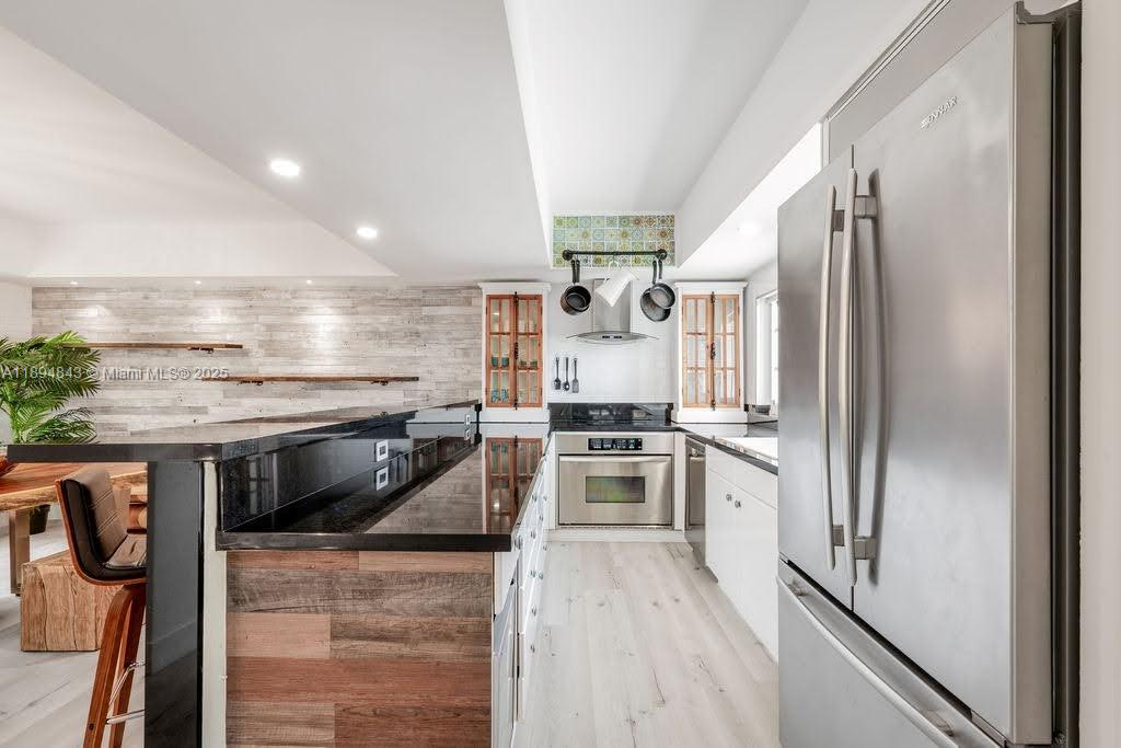 THE COURTS AT SOUTH BEACH - Residential Lease