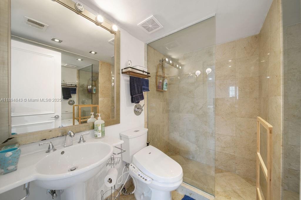 THE COURTS AT SOUTH BEACH - Residential Lease